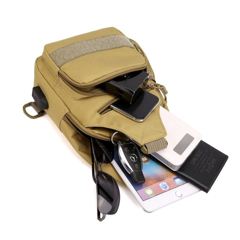Mochila Tática Pequena USB de Peito Camuflada