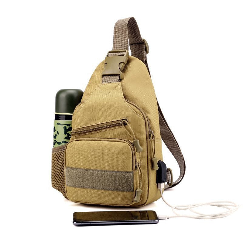 Mochila Tática Pequena USB de Peito Camuflada